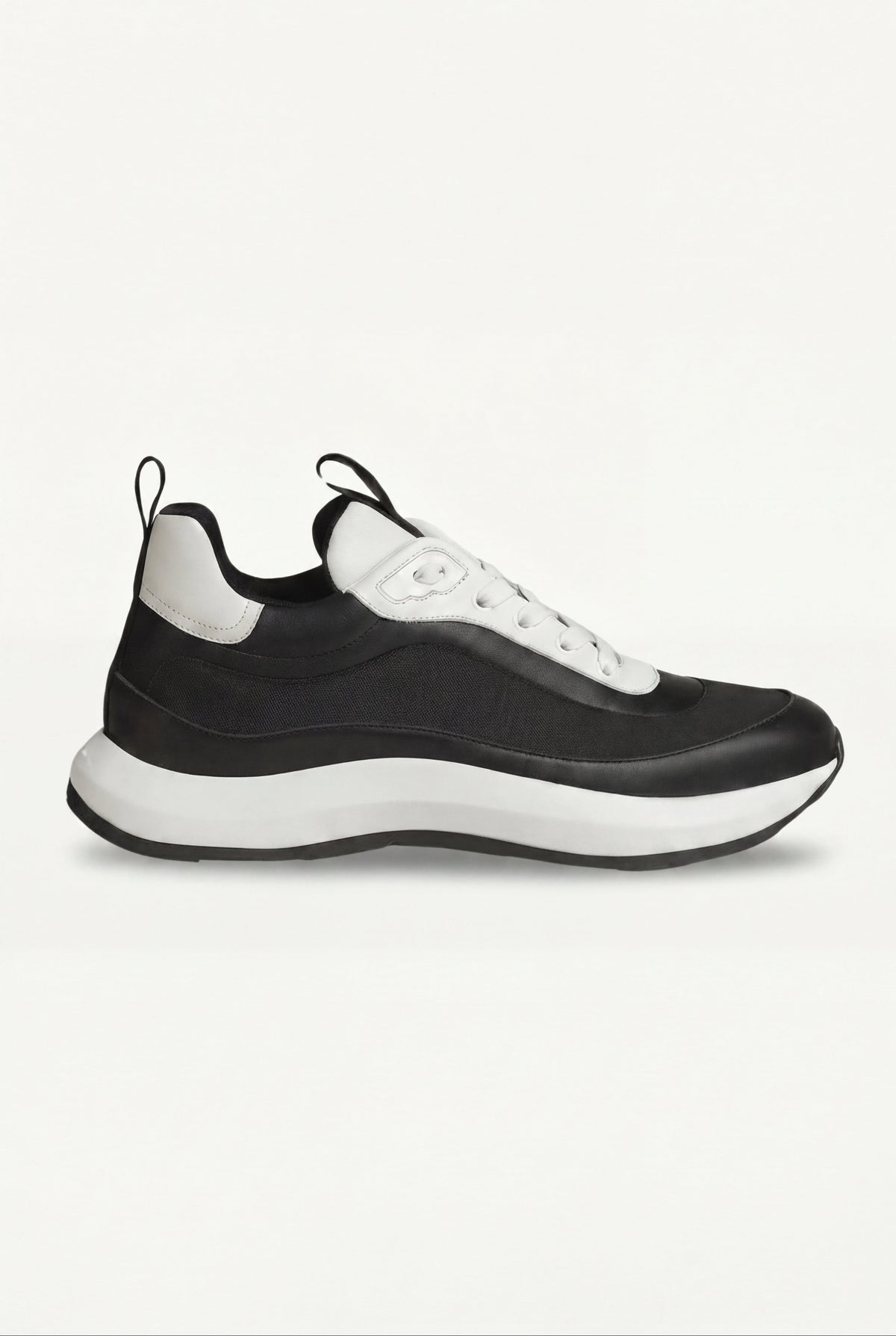 Black/White Rodore Trainer