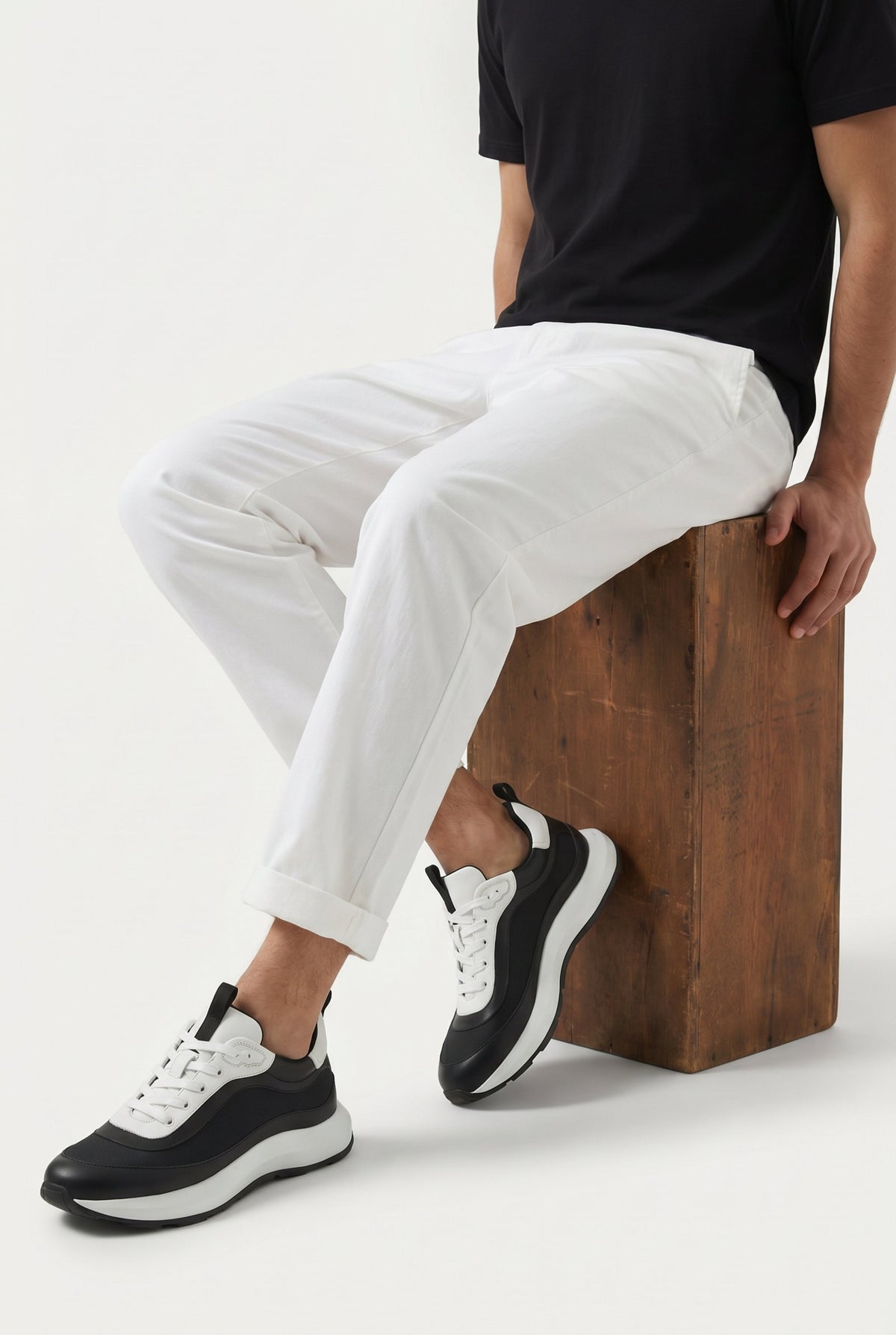 Black/White Rodore Trainer