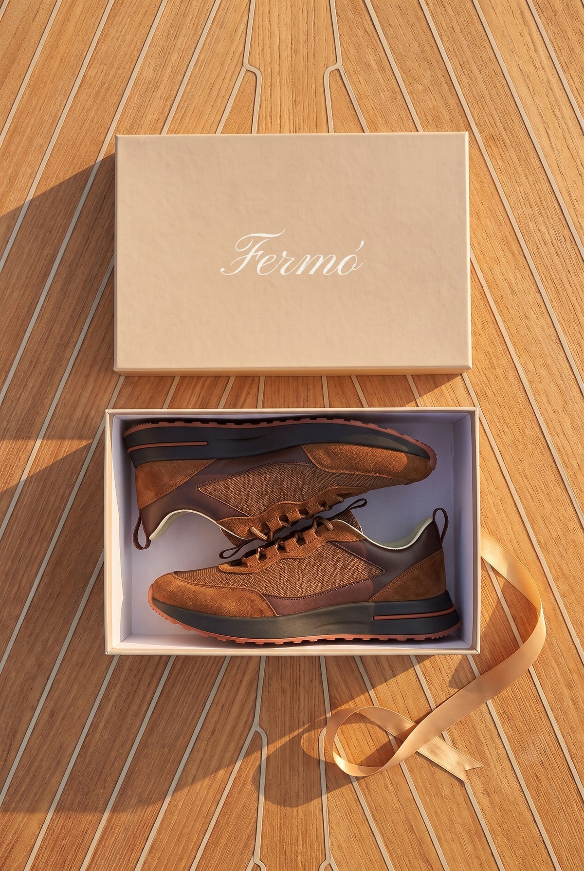 Brown Como Trainer