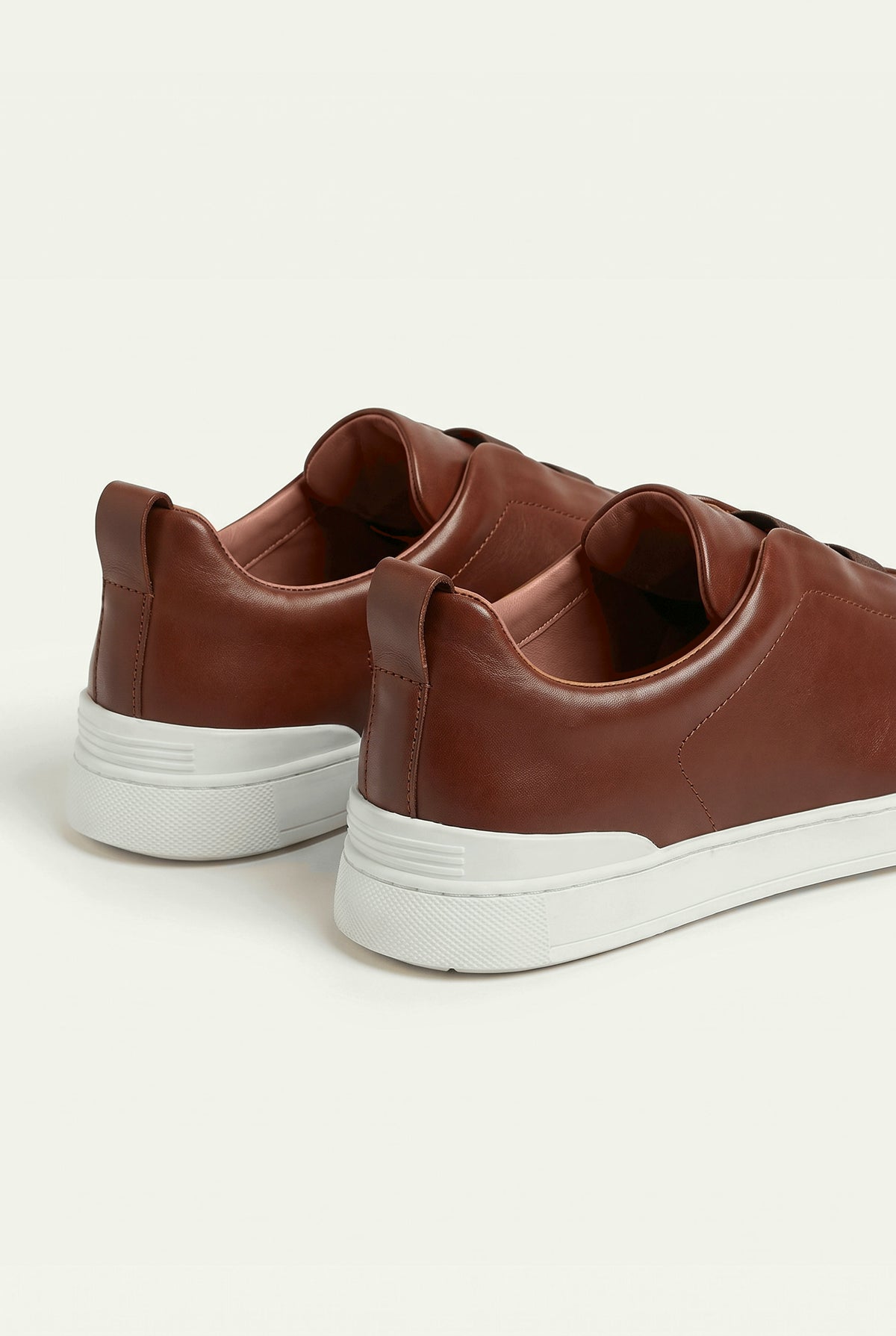 Chestnut Positano Trainer