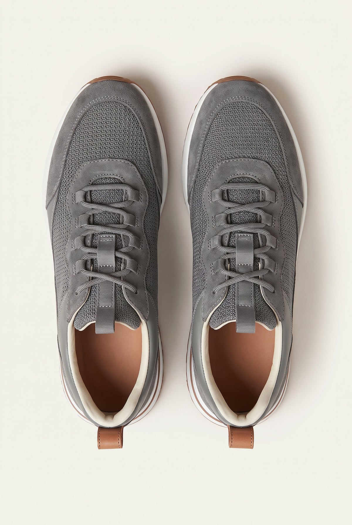 Grey Como Trainer
