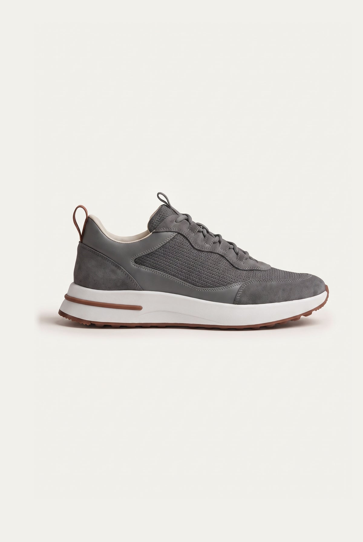 Grey Como Trainer