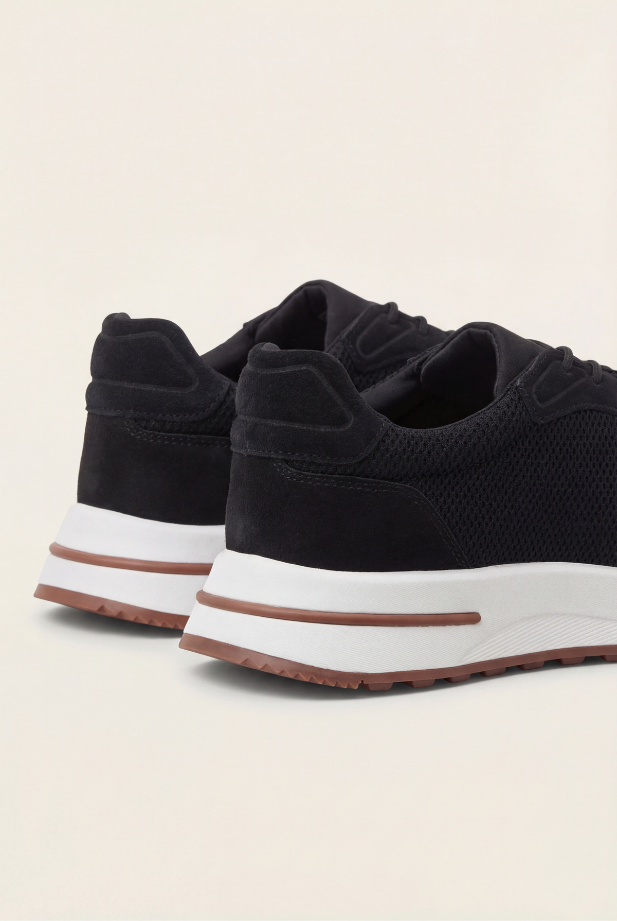Black Stresa Trainer
