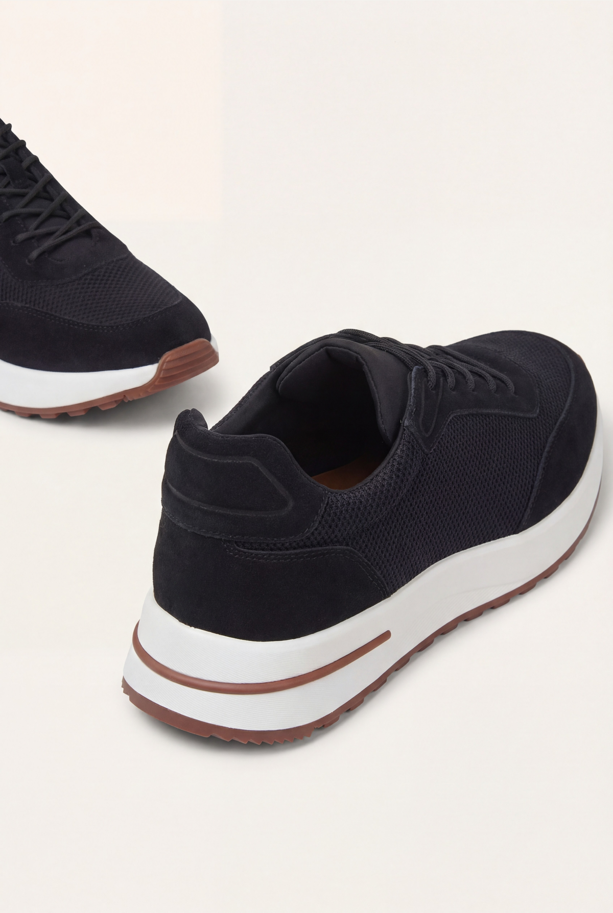 Black Stresa Trainer