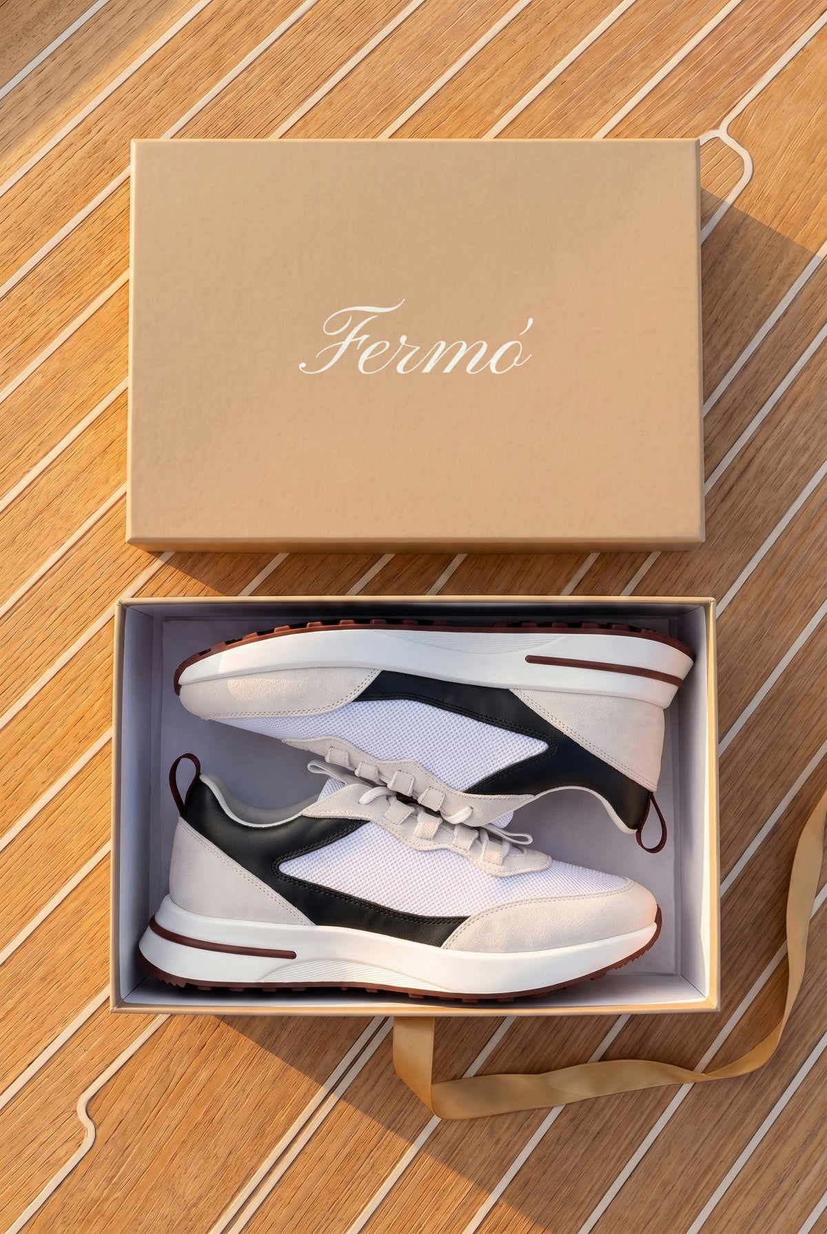 White Black Como Trainer