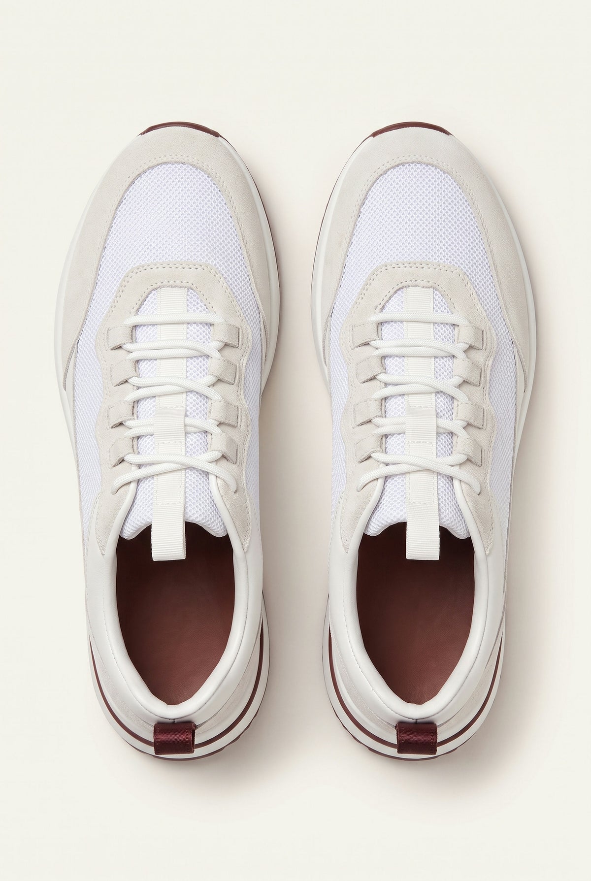 White Como Trainer