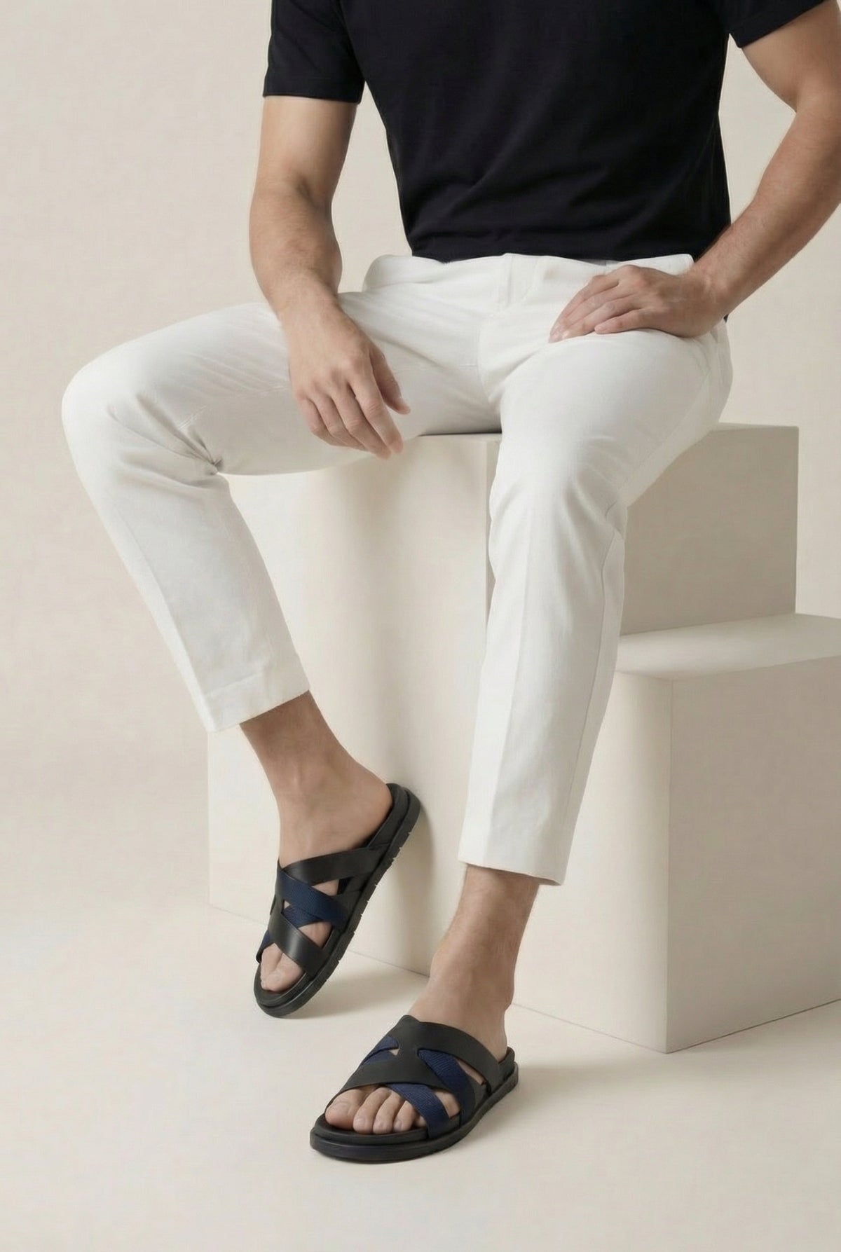 Sandalo in pelle Amalfi nero e blu navy