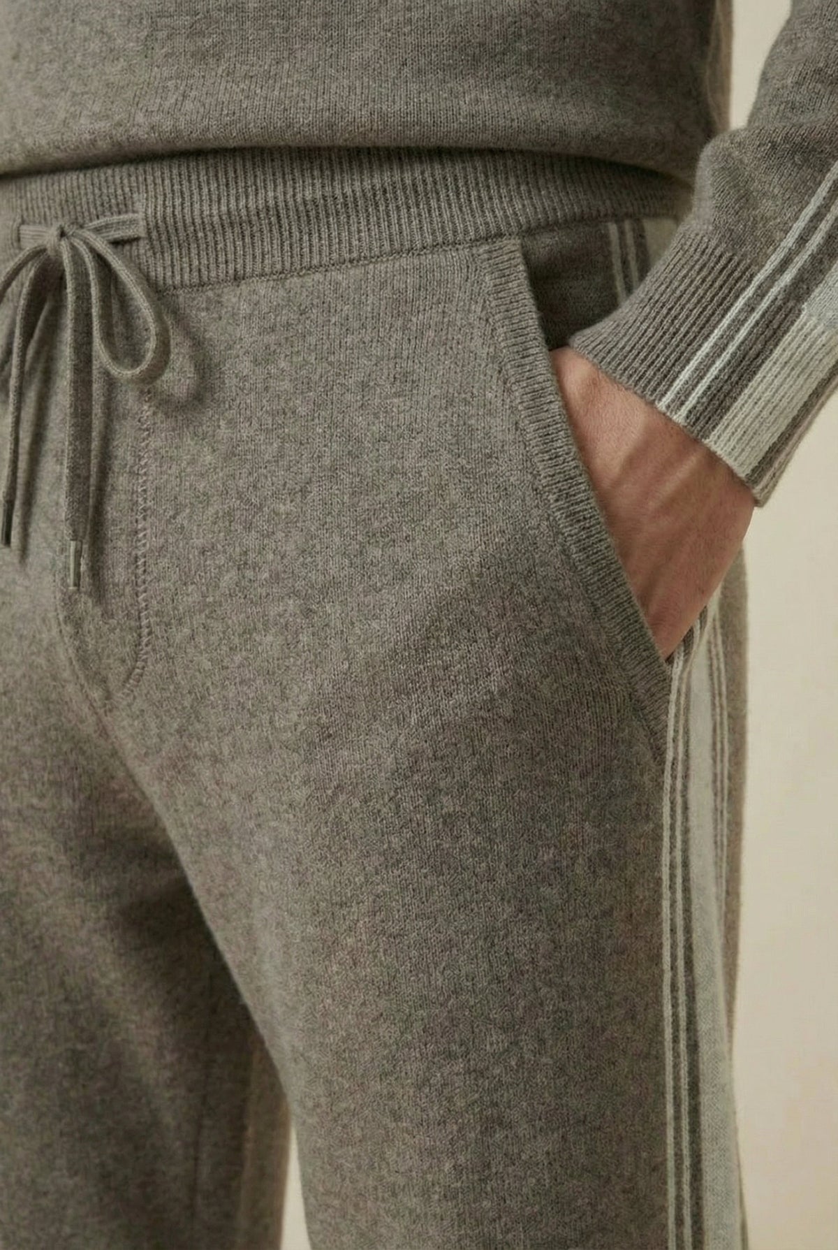 Completo in cashmere Capri tortora