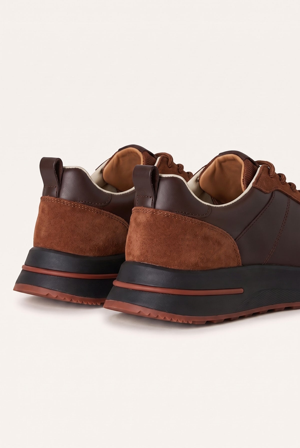 Brown Como Trainer