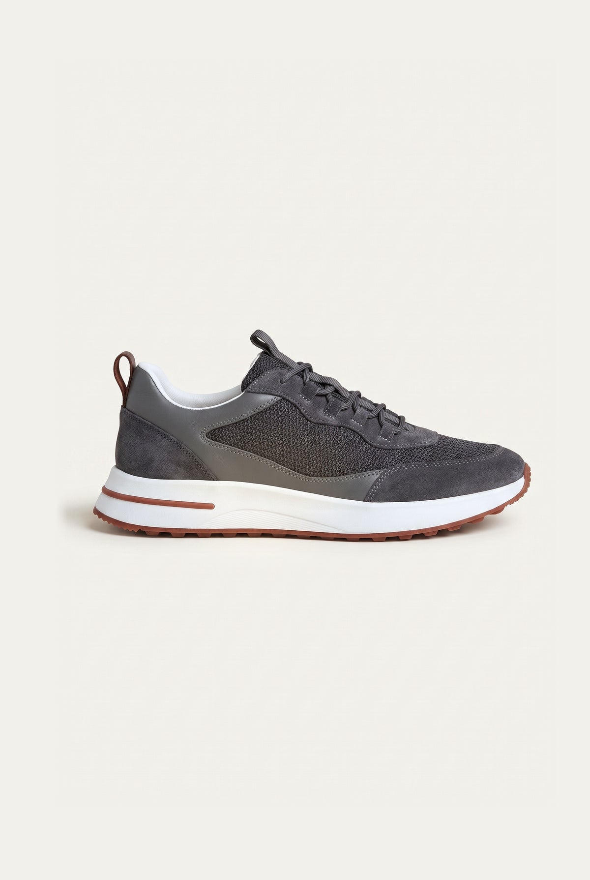 Charcoal Como Trainer