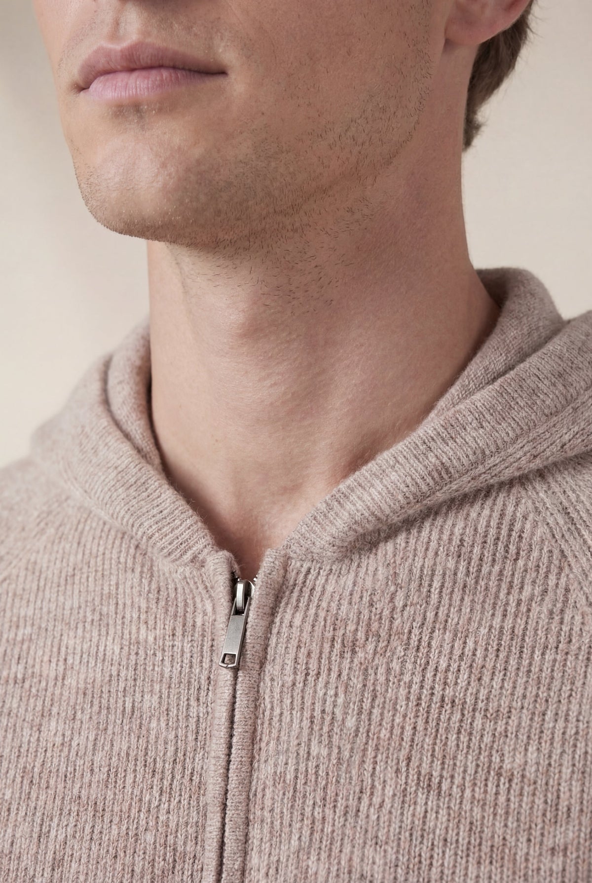 Cortina-Kaschmir-Kapuzenpullover mit Reißverschluss Braun