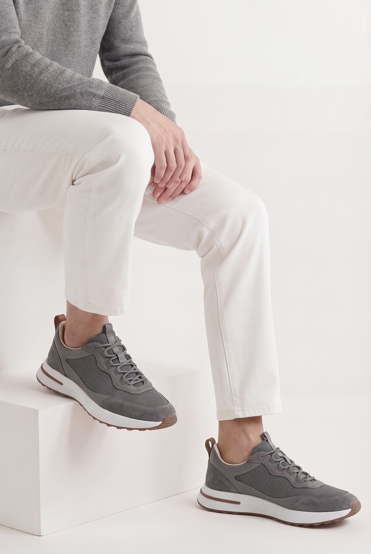 Grey Como Trainer