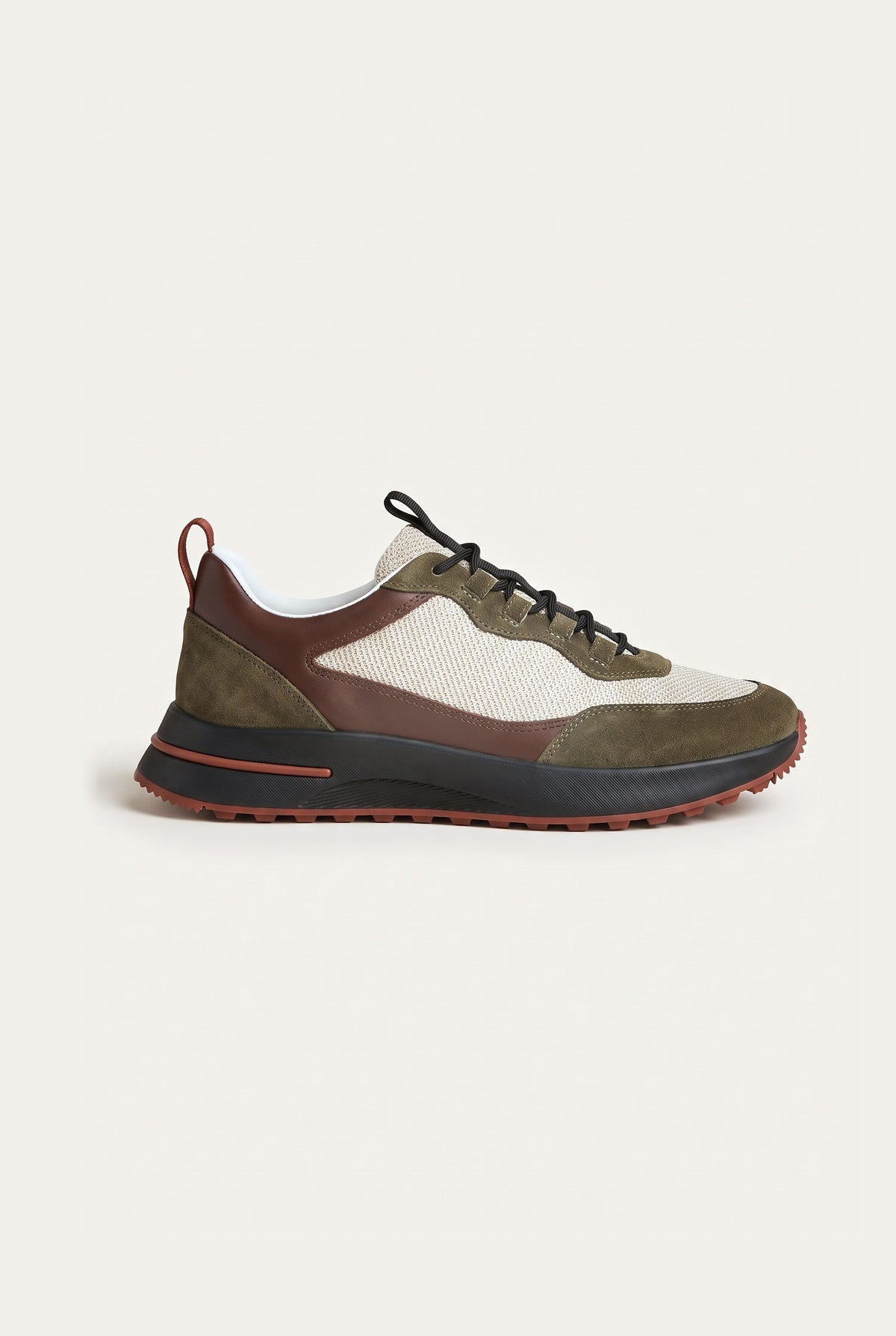 Olive Como Trainer