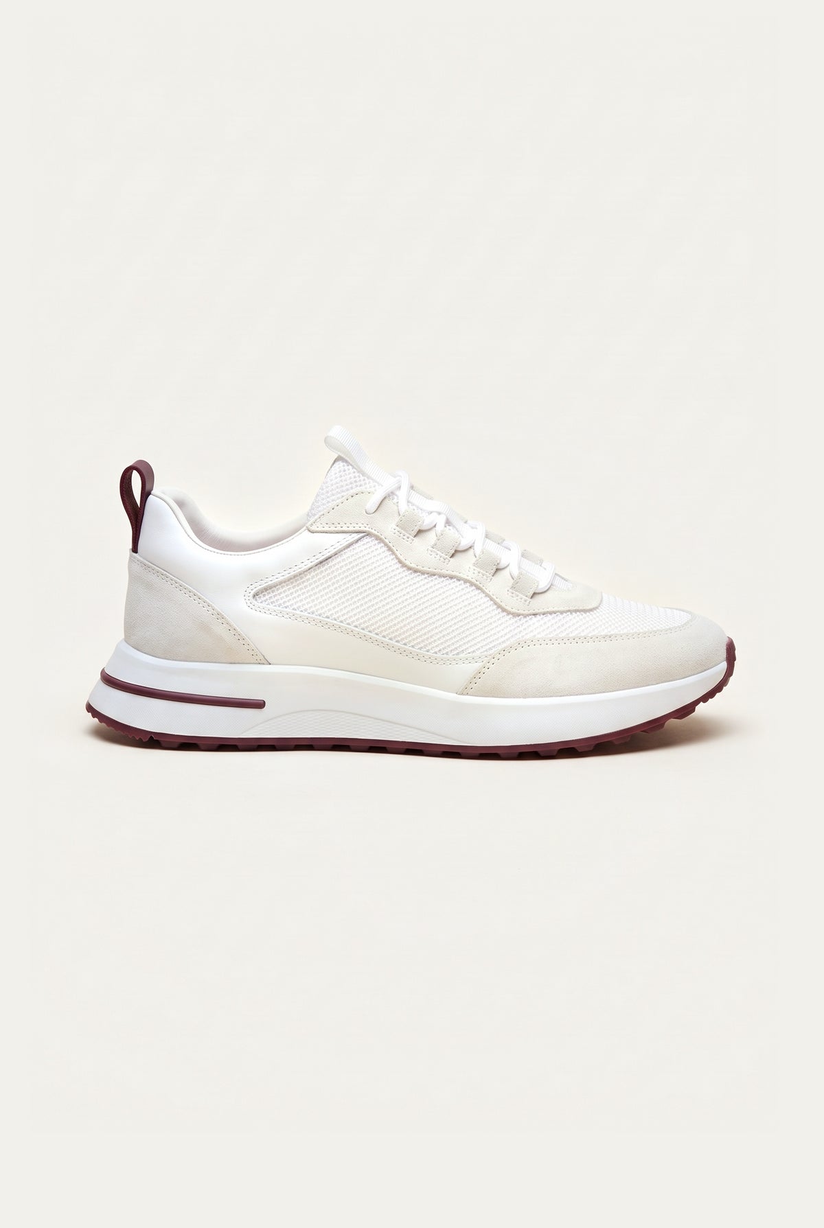 White Como Trainer